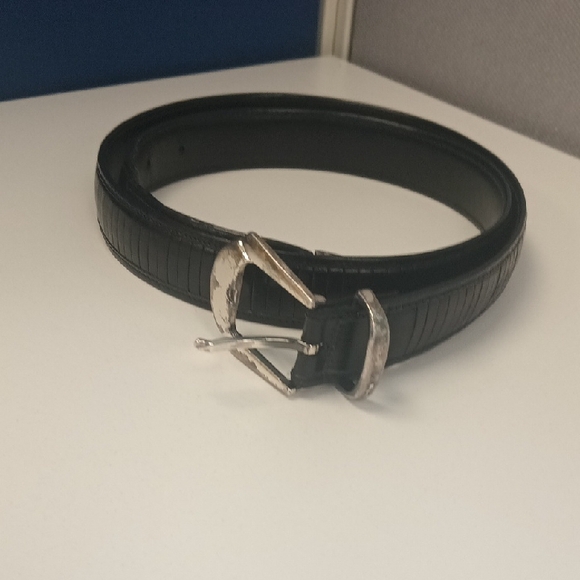 Mezlan Black Leather Belt Bag with Silver Buckle - Picture 12 of 13